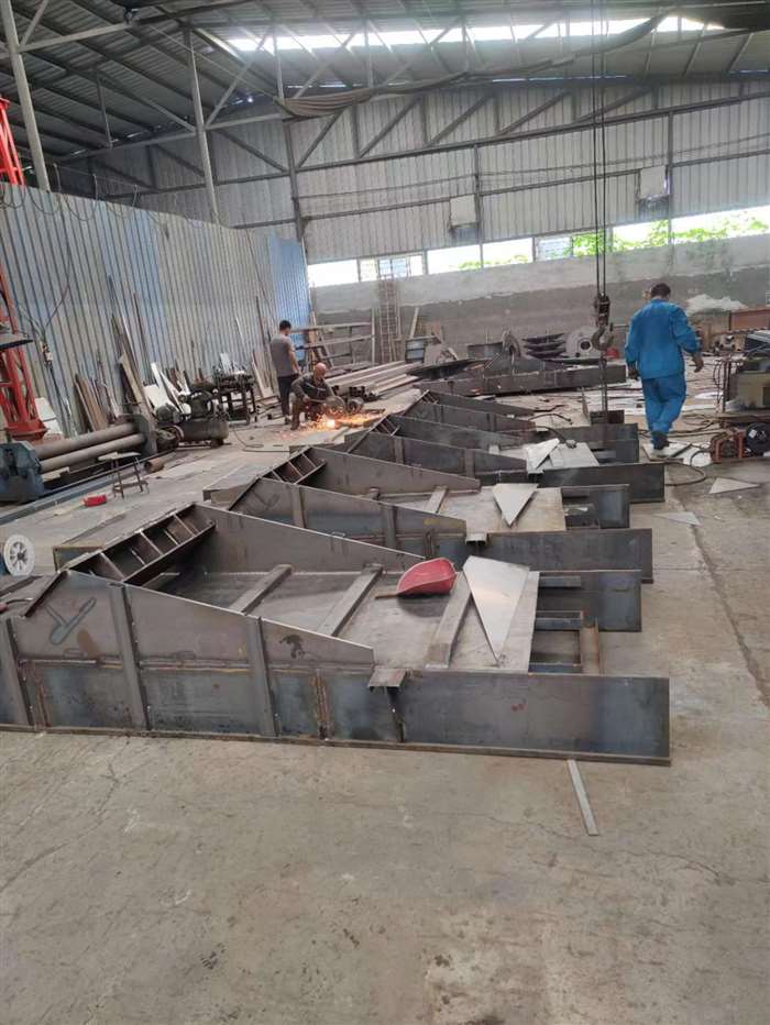 生產(chǎn)車間一直在加班加點(diǎn)生產(chǎn)制作各種設(shè)備，歡迎咨詢下單！