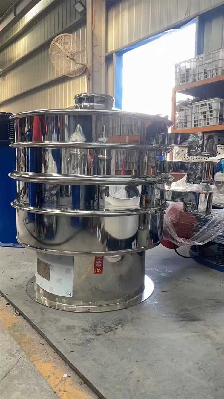 直線篩、概率篩、旋振篩、超聲波振動篩等緊張有序的生產(chǎn)制作中