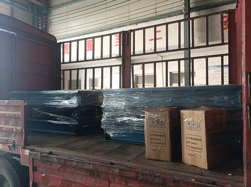 兩臺(tái)振動(dòng)平臺(tái)發(fā)貨