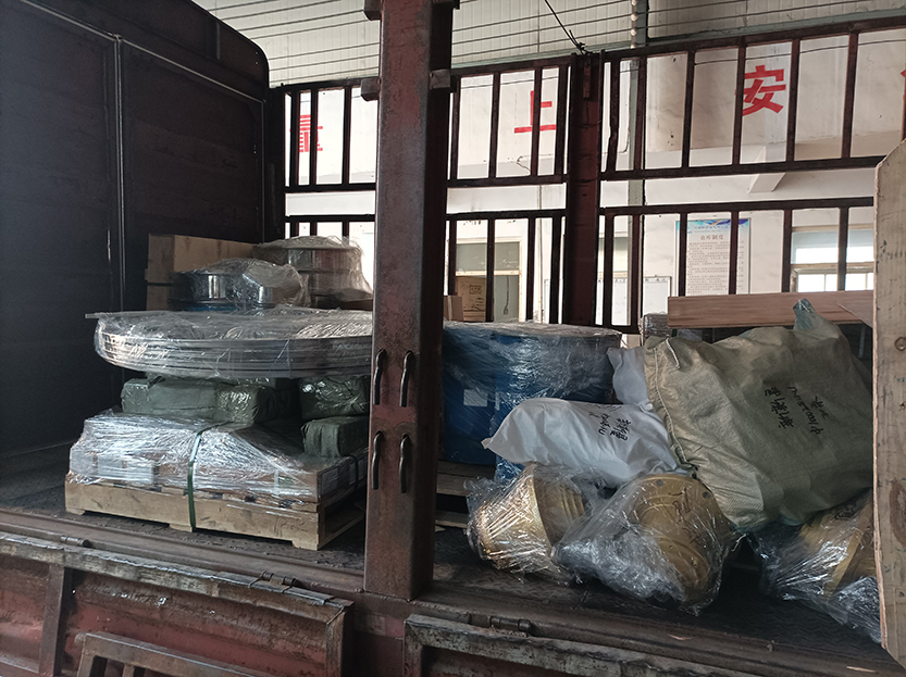 密封膠條、電機、網(wǎng)架等發(fā)貨